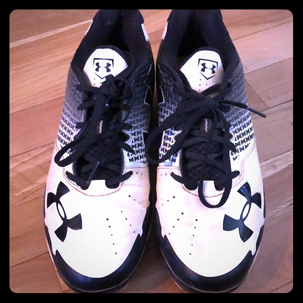 Under Armor women’s cleat size 9